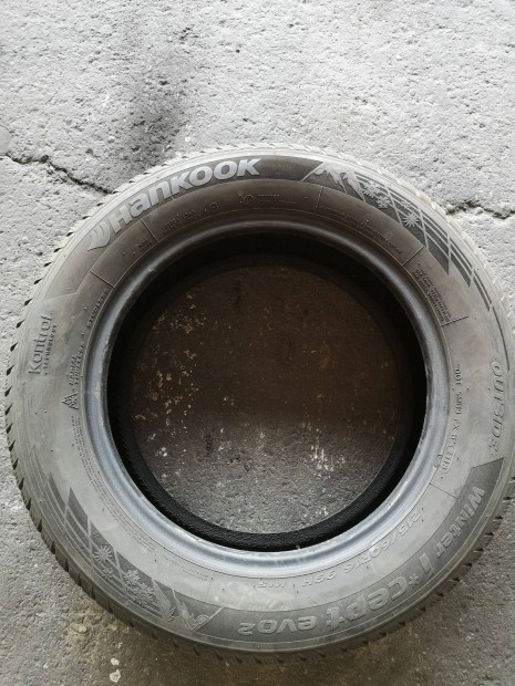 215/60 R16 Hankook W320 Icept Evo 2 téli gumiabroncs