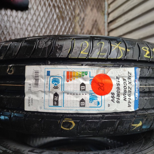 215/60 R16 Új!! Falken nyári gumi 44000ft a 2db/22/