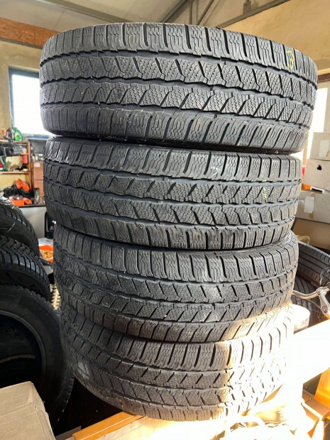 215/60 R17C continental 4db tli gumi