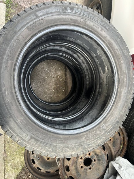 215 60 R17C ny�ri gumi garnit�ra 