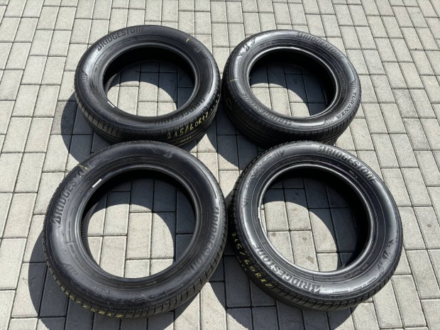 215/60 R17 Bridgestone nyrigumi