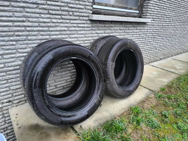215/60 R17 Continental Ecocontact 6 ny�rigumi szett