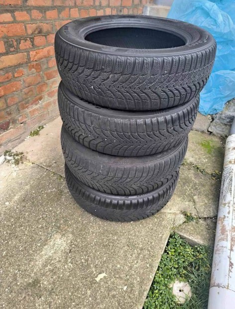 215/60 R17 Kumho Wintercraft WP51 t�ligumi szett