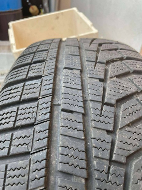 215/60 R17 Tligumi