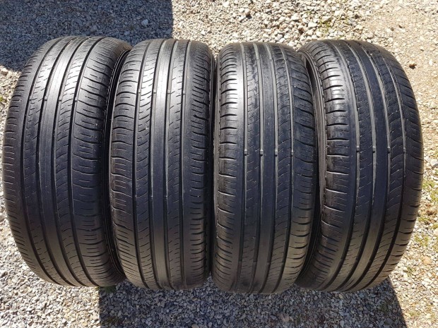 215/60 R17 nyári gumi 4db Dunlop DOT2019