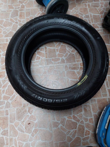 215/60 R17 nyrigumi