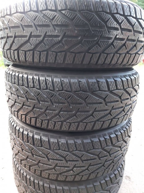 215/60 R17 tligumi 4 db