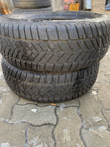 215/60 R17 jszer teli gumi 