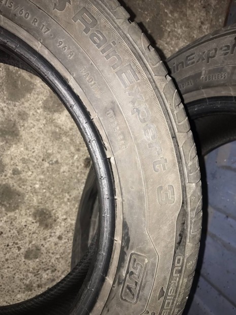 215/60 R17 uniroyal