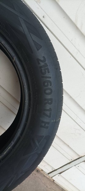 215/60 R 17-Es ny�ri gumi elad�.