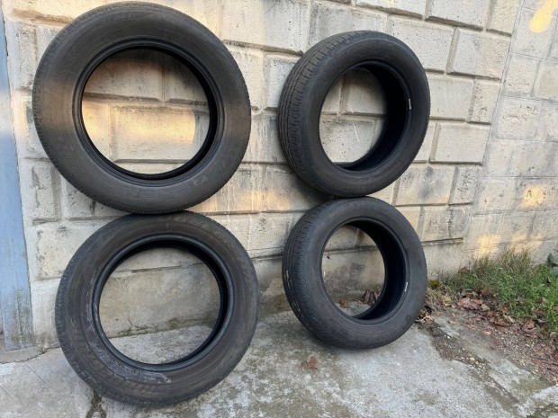 215/60 R 17, nyri gumi szett