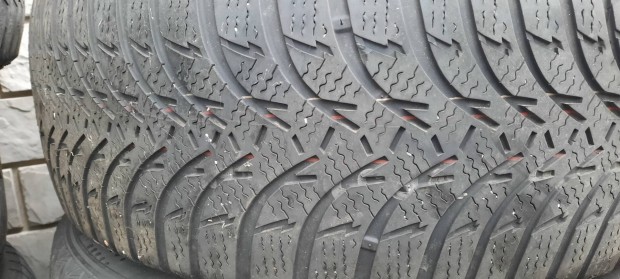 215 60 r16 teligumi garnitura kumho kb 4mm minta