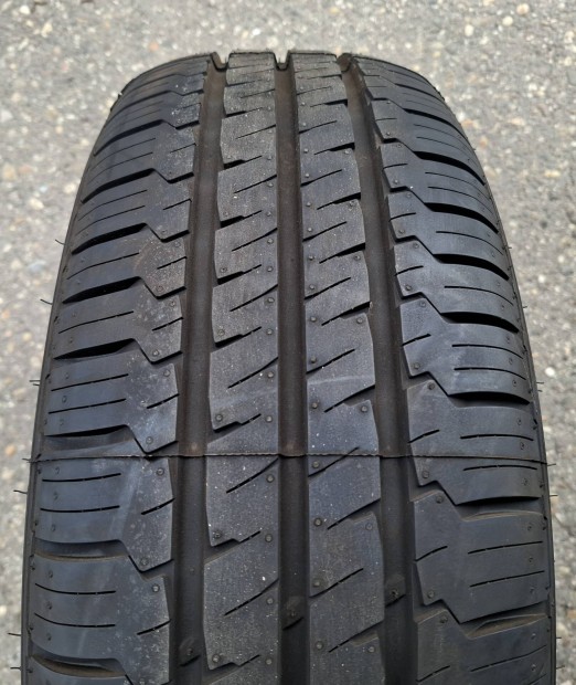 215/60 r16c Hankook Vantra LT. 4db.