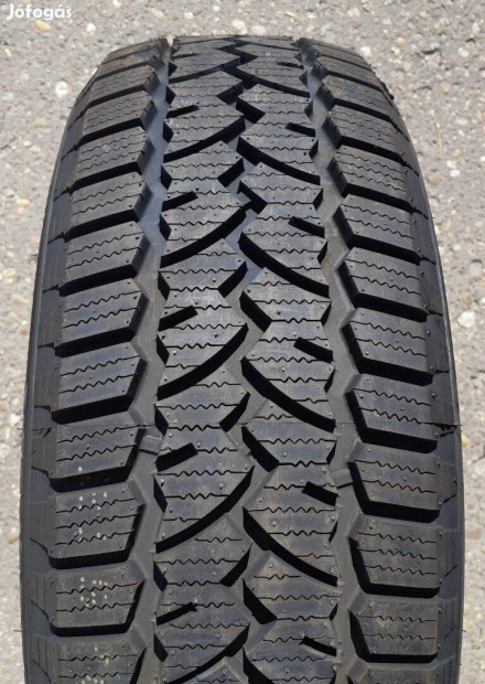 215/60 r16c Momo Van pole w-3. j. 4db