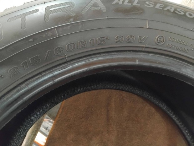 215/60r16-os négyévszakos gumi garnitura