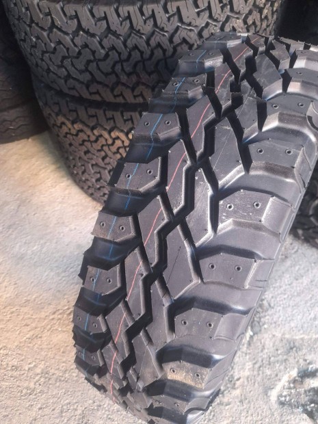215/65R16 Dakar mints terepgumi
