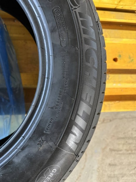 215/65R16 Michelin