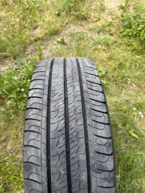 215/65R16 Nyári gumi szett,Acél felnire szerelve