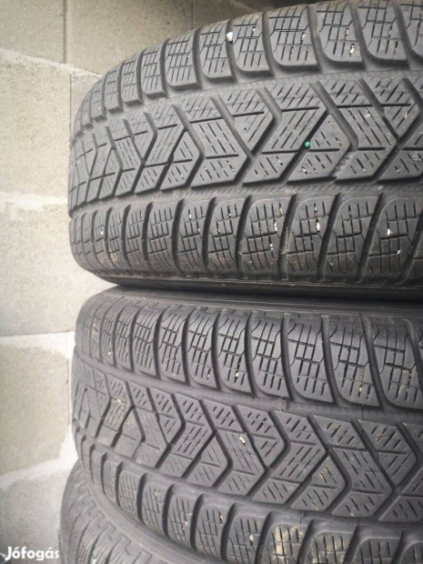 215/65R16 Pirelli tligumik