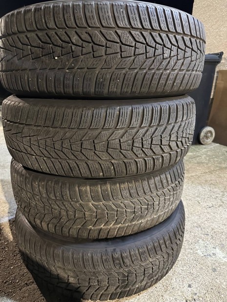 215/65R17 Hankook tli gumi Dot2021