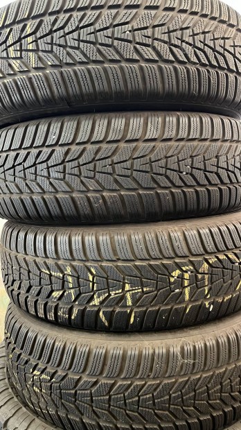 215/65R17 Hankook téligumi