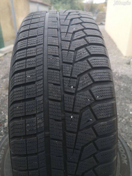 215/65R17 Kirusts 2023 Hankook tligumi