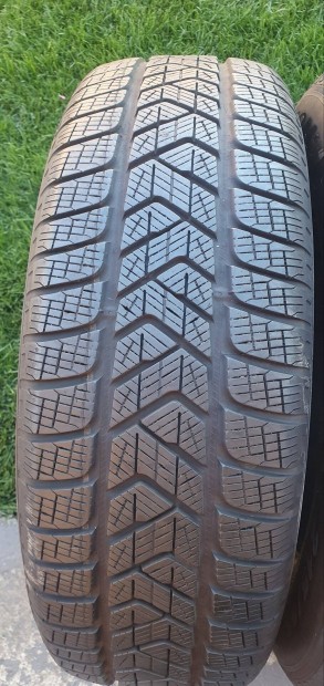 215/65R17 tli