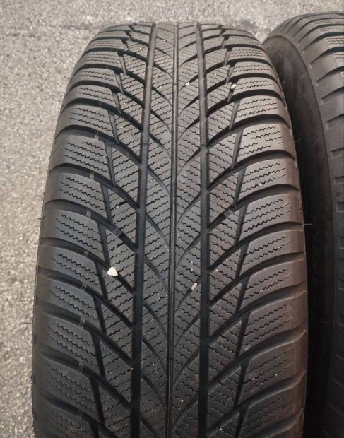 215/65 17 Bridgestone újszerű téli gumi r17 " dot23