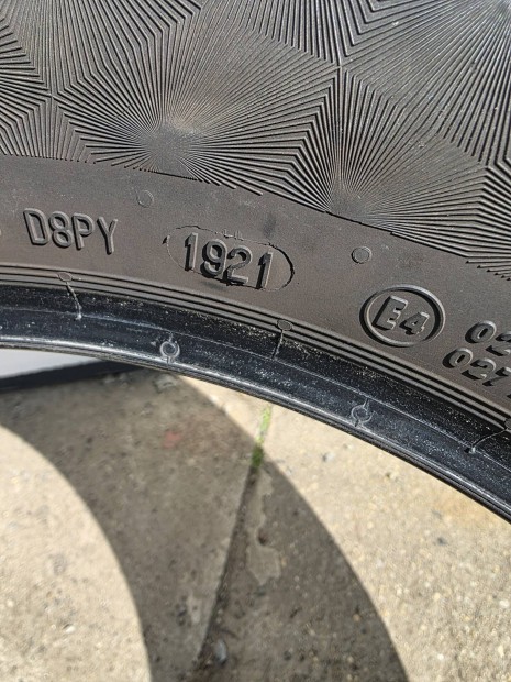 215 65 17 Ny�ri gumi 