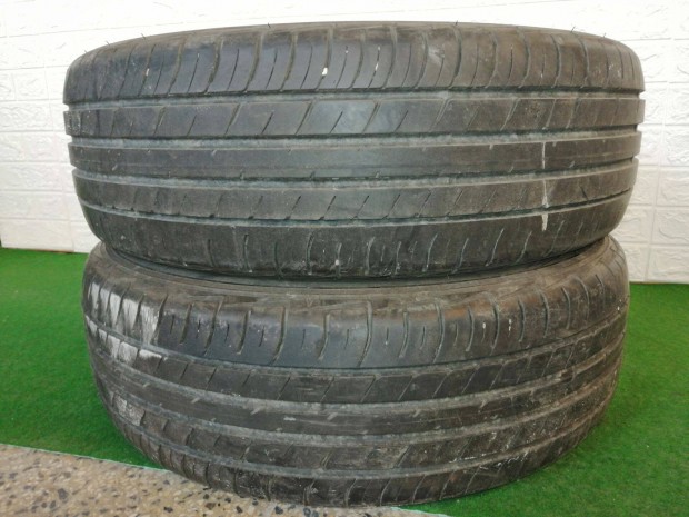 215 65 17 falken nyári gumi 2 db