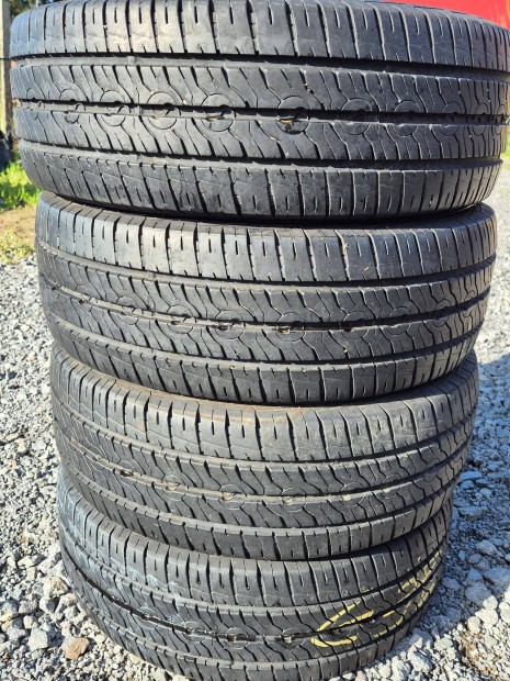 215/65 R15 C jó állapotú kisteherautó nyári gumi