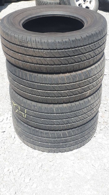 215/65 R15 C teheraut gumi garnitra elad