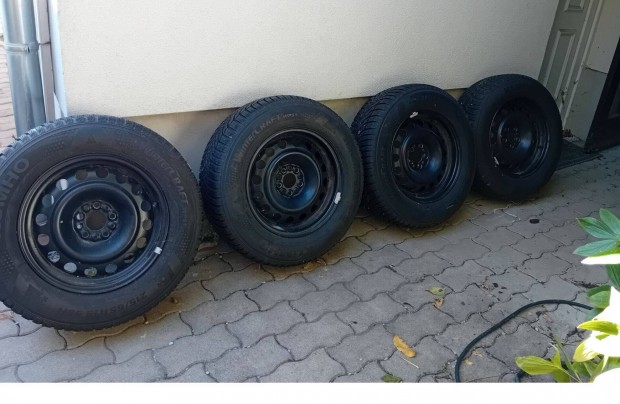 215/65 R15 Kumho tli gumi feljtott felnivel