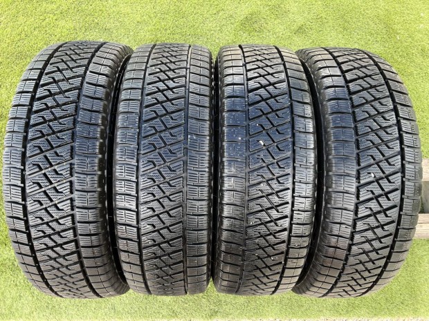 215/65 R16C Lassa Wintus 2 téli újszerű gumi 9-10mm