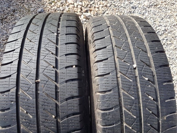 215/65 R16C ngyvszak gumi 2db Goodyear DOT2021