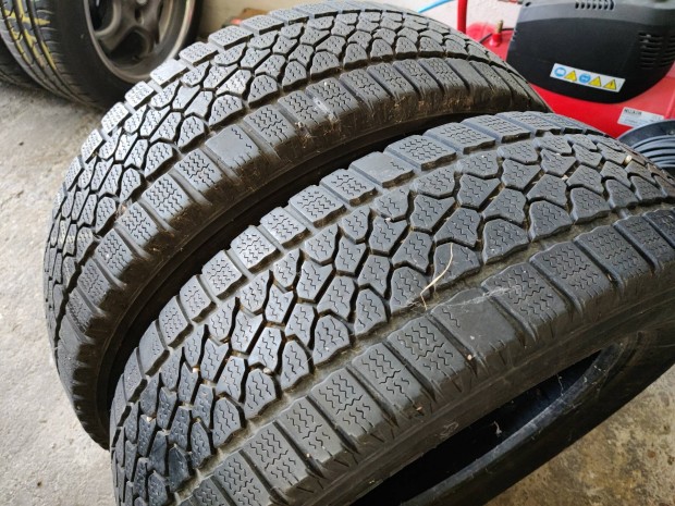 215/65 R16C tli gumi 