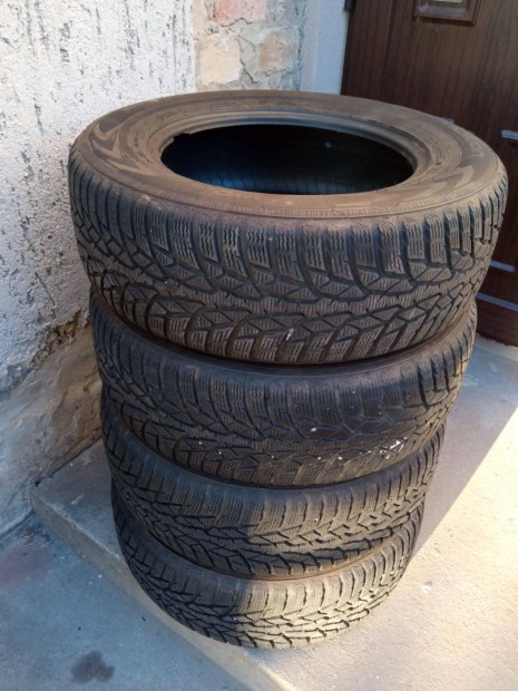 215/65 R16 102H XL használt Nokian téli gumik