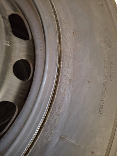 215 65 R16 2024-es Hankook rs3 téli gumi egy szezont futott