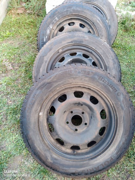 215/65 R16 Barum polaris Teli gumi +Dacia Duster lemez felni