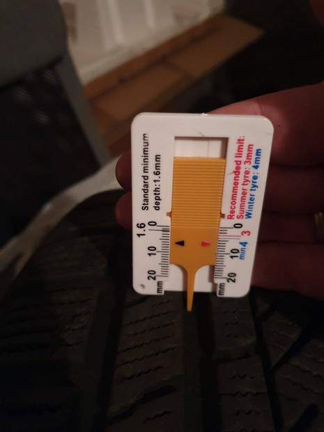 215/65 R16 Bridgestone t�ligumi felnivel