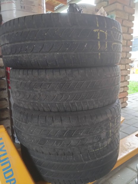 215/65 R16 C 4db