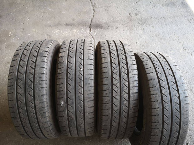 215/65 R16 C Goodyear Vector 4Seasons Cargo