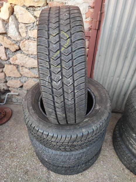 215/65 R16 C tli gumi Semperit 2 