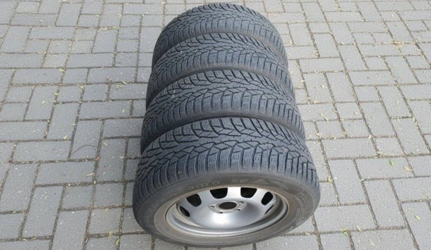 215/65 R16 Nokian tli gumi felnivel elad (Dacia Duster)