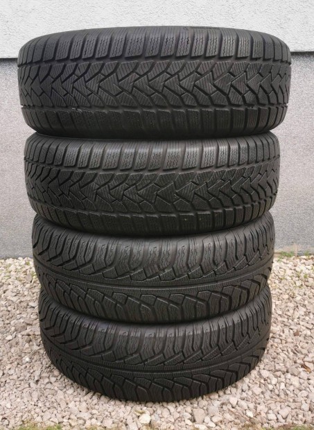 215/65 R16 Uniroyal tligumiszett 2020-2021