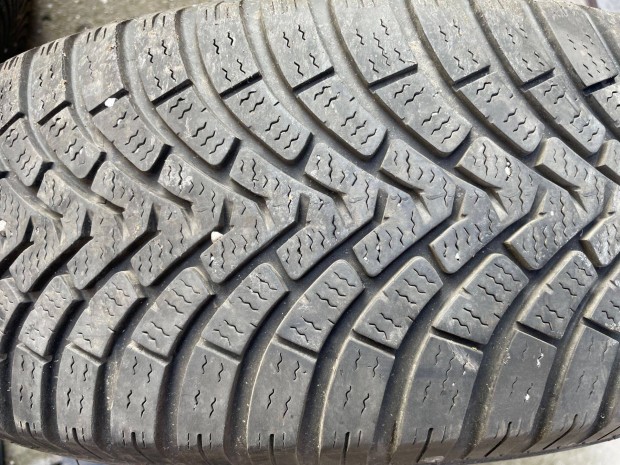 215/65 R16 mret tli gumik remek llapot s j r egyben