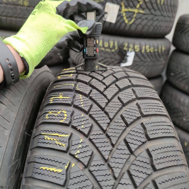 215/65 R17 Bridgestone téli gumi 38000ft a 2db /137/