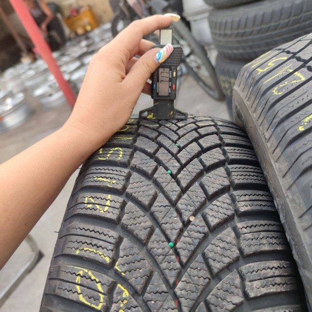 215/65 R17 Bridgestone téli gumi 60000ft a 4db/60/