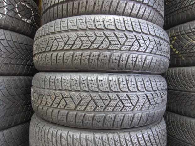 215/65 R17 Pirelli SC Winter 103H
