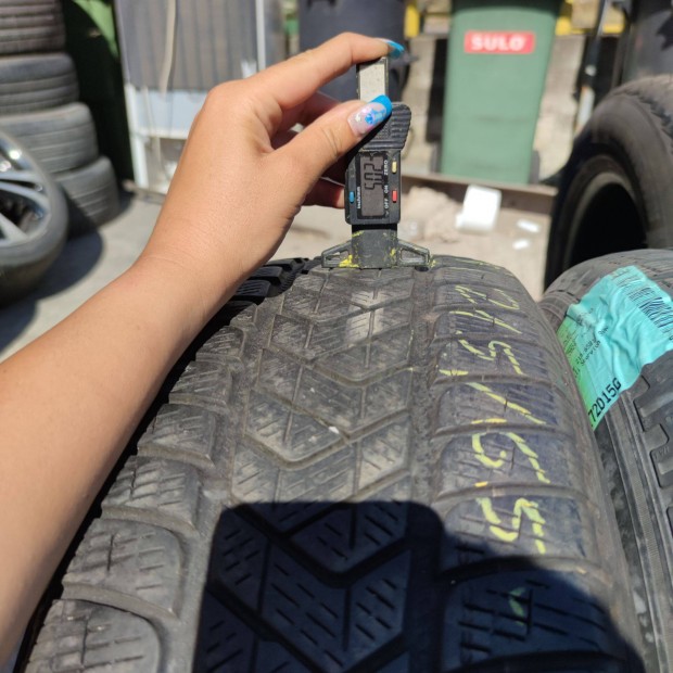 215/65 R17 Pirelli téli gumi 35000ft a 4db/225/